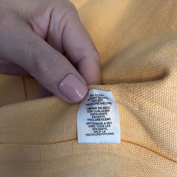 An Anne Klein butter yellow asymmetrical collared short swing linen jacket - Picture 7 of 9